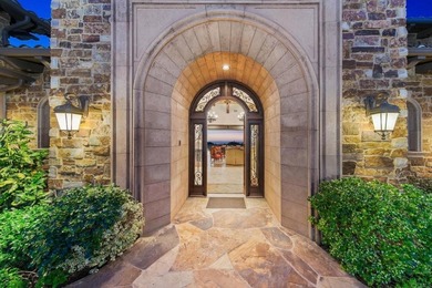 Welcome home to this extraordinary, private single-level estate - photo 5
