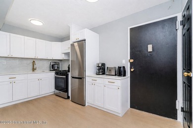 Turnkey and fully renovated! This stunning 1-bedroom condo at - photo 5