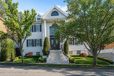 Magnificent 5 bed 4 bath home that doesn't miss a trick. Newly - photo 1