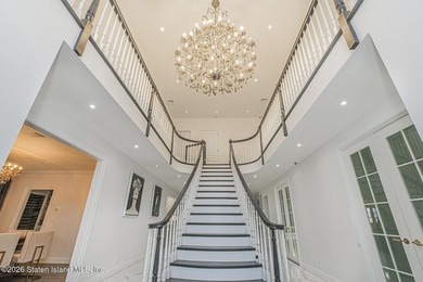 Magnificent 5 bed 4 bath home that doesn't miss a trick. Newly - photo 4
