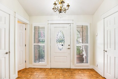 Check out this 4 bed 3.5 bath luxury home in the Heart of - photo 7