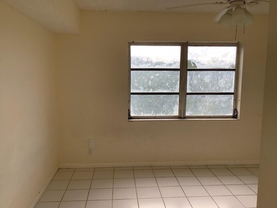 Spacious condo on PH 5th floor, corner unit., no neighbors above - photo 11