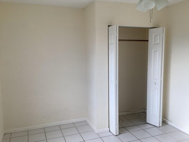 Spacious condo on PH 5th floor, corner unit., no neighbors above - photo 12