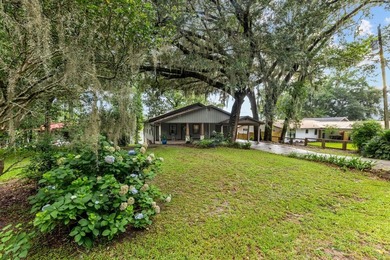Completely Remodeled Lakefront Cottage on Beautiful Lake - photo 3