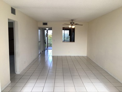 Spacious condo on PH 5th floor, corner unit., no neighbors above - photo 17