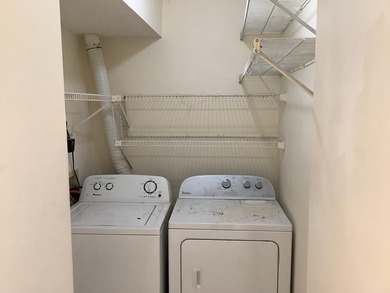 Spacious condo on PH 5th floor, corner unit., no neighbors above - photo 18