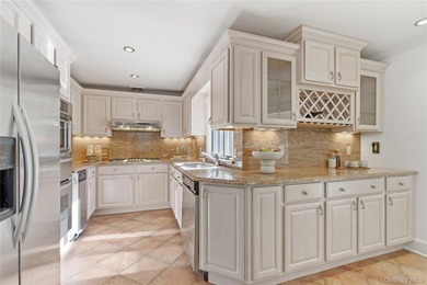 Move right into this custom Expanded Cape set on just over an - photo 10