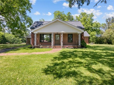 Lake Hartwell Home Sale Pending in Seneca South Carolina