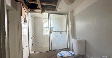 Free-standing 2-unit dwelling on an oversized parcel with - photo 11