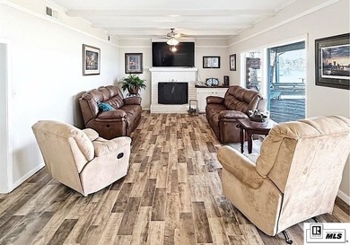 7-bedroom, 3.5-bath waterfront home is on one of the best lots - photo 11
