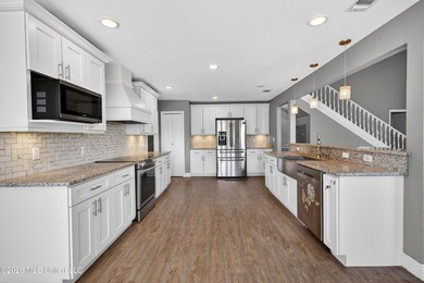 Welcome to this beautiful Biloxi home located in a well-kept - photo 13