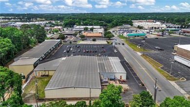 Discover an exceptional opportunity to secure a prominent retail - photo 3