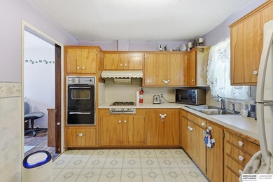 Contract Pending: On the market for Back Up Offers. Charming - photo 14