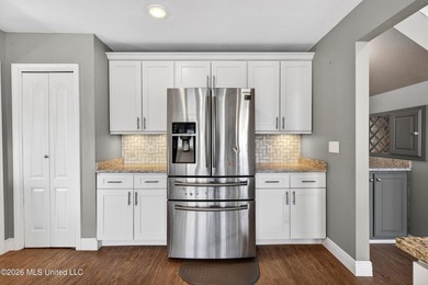Welcome to this beautiful Biloxi home located in a well-kept - photo 14