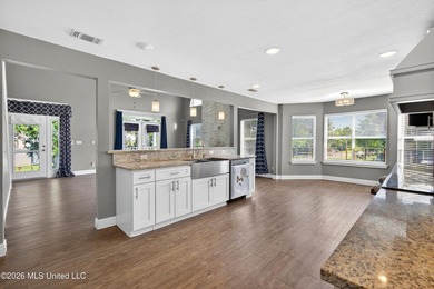 Welcome to this beautiful Biloxi home located in a well-kept - photo 15