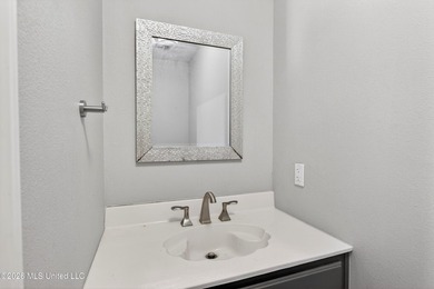Welcome to this beautiful Biloxi home located in a well-kept - photo 17