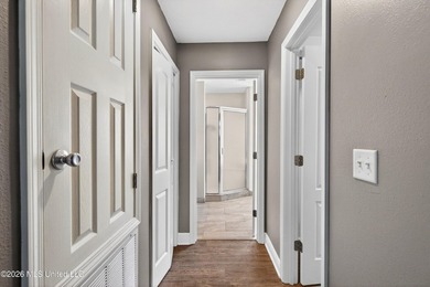 Welcome to this beautiful Biloxi home located in a well-kept - photo 19