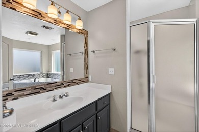 Welcome to this beautiful Biloxi home located in a well-kept - photo 20