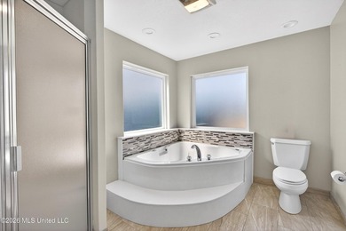 Welcome to this beautiful Biloxi home located in a well-kept - photo 21