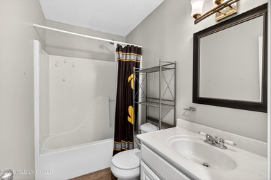 Welcome to this beautiful Biloxi home located in a well-kept - photo 27