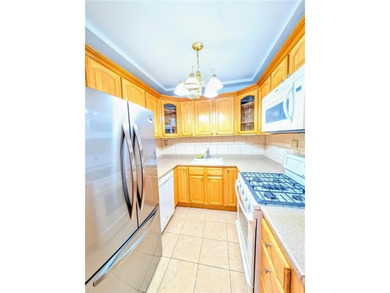 Bensonhurst / Bay Parkway. Large 2 Family Brick with Private - photo 8
