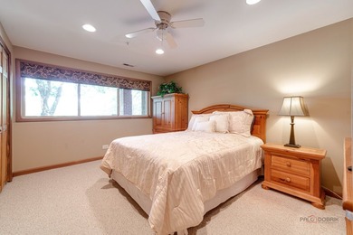 PICTURESQUE POND VIEWS | 4 BEDROOMS | 3.1 BATHS | FULL ENGLISH - photo 31