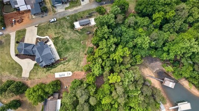 Custom, custom, custom - this extraordinary lakefront retreat is - photo 4