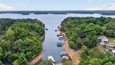 Custom, custom, custom - this extraordinary lakefront retreat is - photo 5