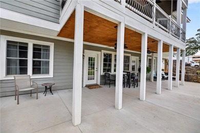 Custom, custom, custom - this extraordinary lakefront retreat is - photo 6