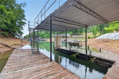 Custom, custom, custom - this extraordinary lakefront retreat is - photo 8