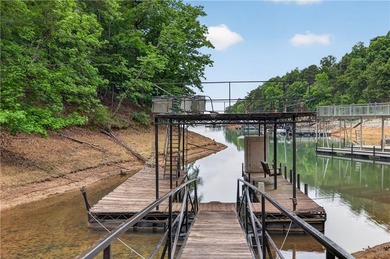 Custom, custom, custom - this extraordinary lakefront retreat is - photo 9