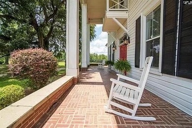 Extraordinary Country Estate featuring a magnificent 1920s - photo 2