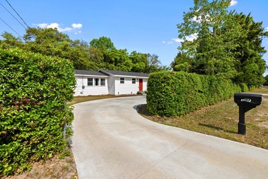 Tucked away just moments from the water in Choctaw Beach, this - photo 2