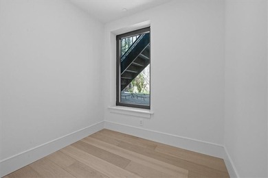 Perfectly positioned on the border of Clinton Hill and - photo 7