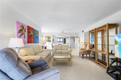 TOP FLOOR. END UNIT. SOUTHERN EXPOSURE. RIVER VIEWS