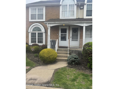 AMAZING END UNIT/CORNER PROPERTY describes this beautifully - photo 2