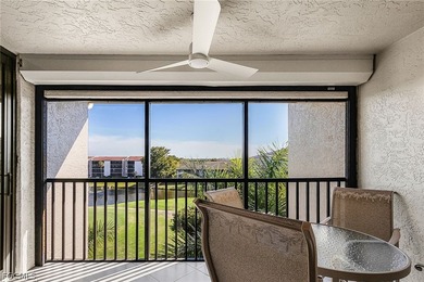 TOP FLOOR. END UNIT. SOUTHERN EXPOSURE. RIVER VIEWS