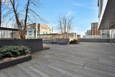 Stunning northeast-facing one-bedroom overlooking Newport Green