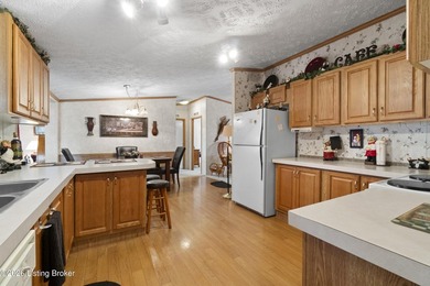 Looking for an affordable Lake Getaway! Look no further! This - photo 15