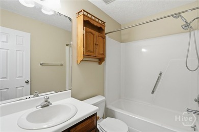 Located on the southside of Savannah and conveniently close to - photo 15