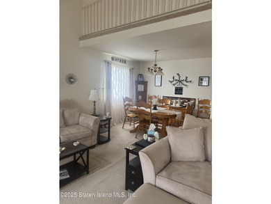 AMAZING END UNIT/CORNER PROPERTY describes this beautifully - photo 5