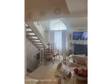 AMAZING END UNIT/CORNER PROPERTY describes this beautifully - photo 10