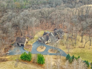 Welcome to this exceptional custom-built retreat set on over 4 - photo 2