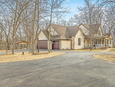 Welcome to this exceptional custom-built retreat set on over 4 - photo 4