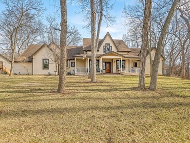 Welcome to this exceptional custom-built retreat set on over 4 - photo 6