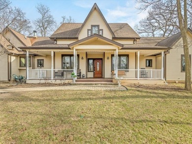 Welcome to this exceptional custom-built retreat set on over 4 - photo 7
