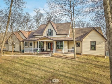 Welcome to this exceptional custom-built retreat set on over 4 - photo 8