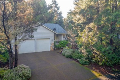 Custom built single level home with vaulted ceilings, gas - photo 1