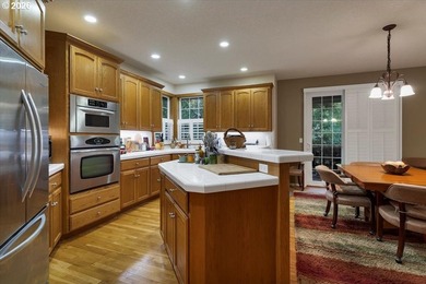 Custom built single level home with vaulted ceilings, gas - photo 10