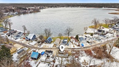 Ackerson Lake Home For Sale in Jackson Michigan